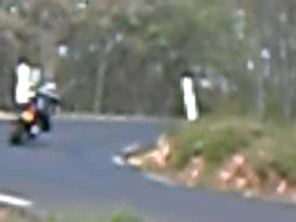 600 fazer virage 03 Pourrières