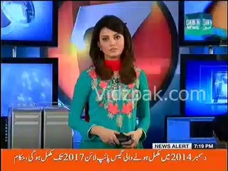 Men,Women,Children looting expensive things from Karachi airport scrap