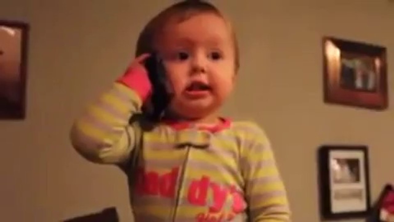 Kendi Dilini Yaratıp Konuşan Bebek
