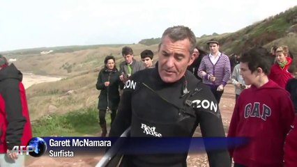 Garrett McNamara surfa onda gigante em Nazaré Portugal