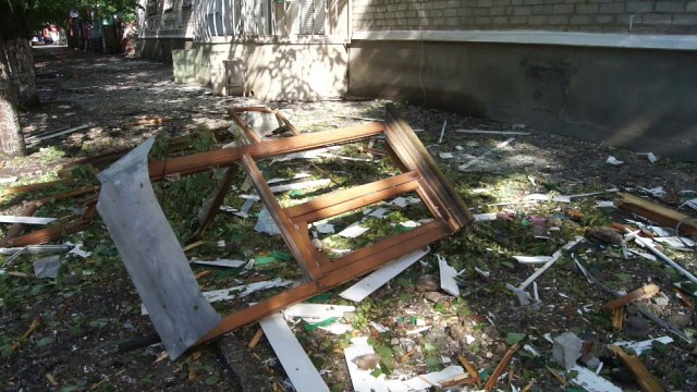 Ukrainian city of Slavyansk battered by ongoing conflict