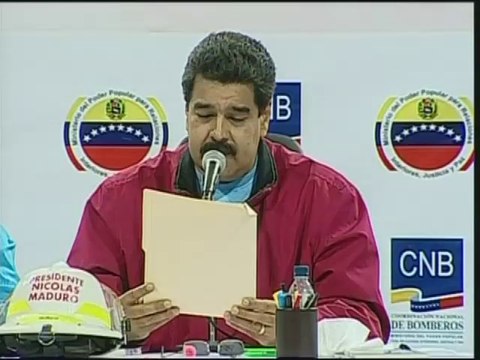 Maduro activa homologación de sueldos de bomberos
