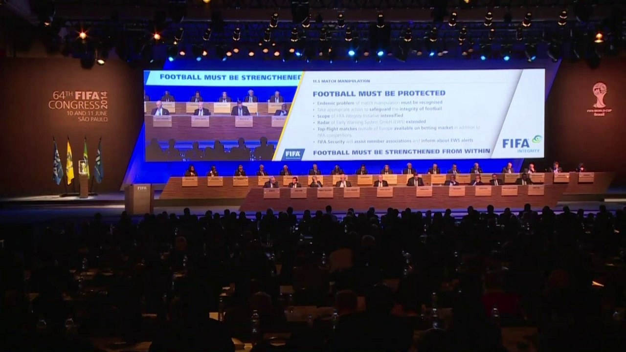 Blatter se candidata ao quinto mandato