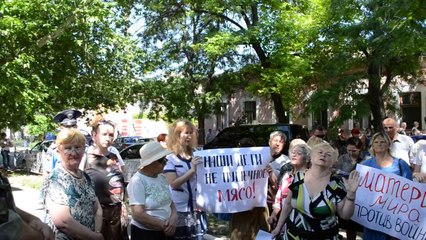 В Херсоне солдатские матери требуют остановить войну