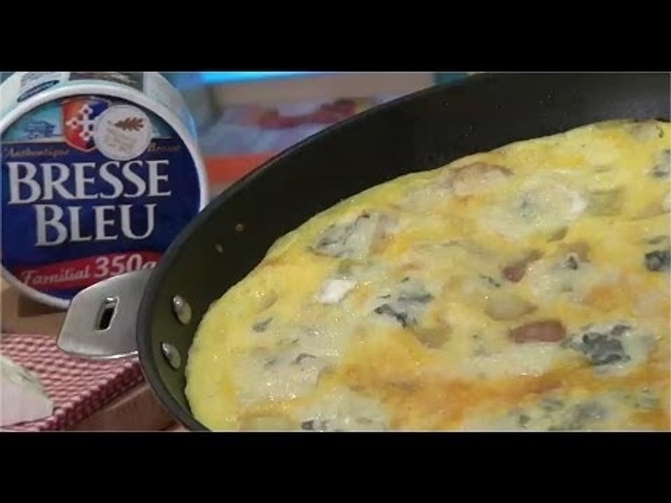 Recette d'Omelette aux pommes de terre et au Bresse Bleu - 750 Grammes
