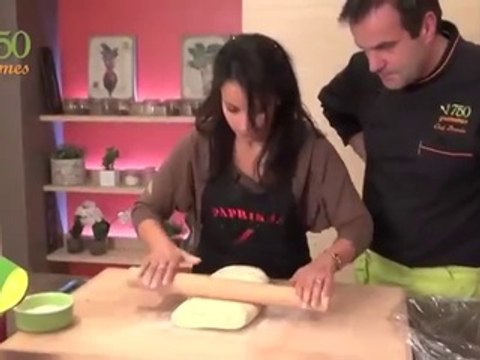 Recette des Croissants maison / Homemade croissants - English subtitles - 750 Grammes