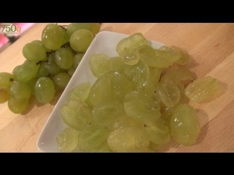 Comment éplucher du raisin ? - 750 Grammes