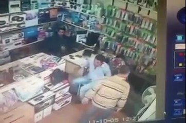 Dikkatsiz Müşteri Bodrum Boşluğuna Düştü!!