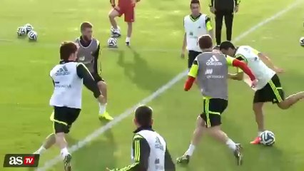 Luis Navas - Spain Players Amazing Tiki-Taka Training before the World Cup 2014