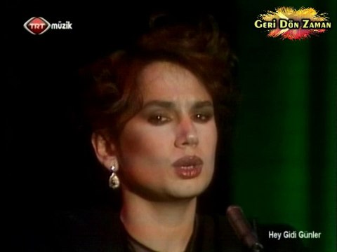 Sezen Aksu - Kaybolan Yıllar (80'lerde Canlı Performans)