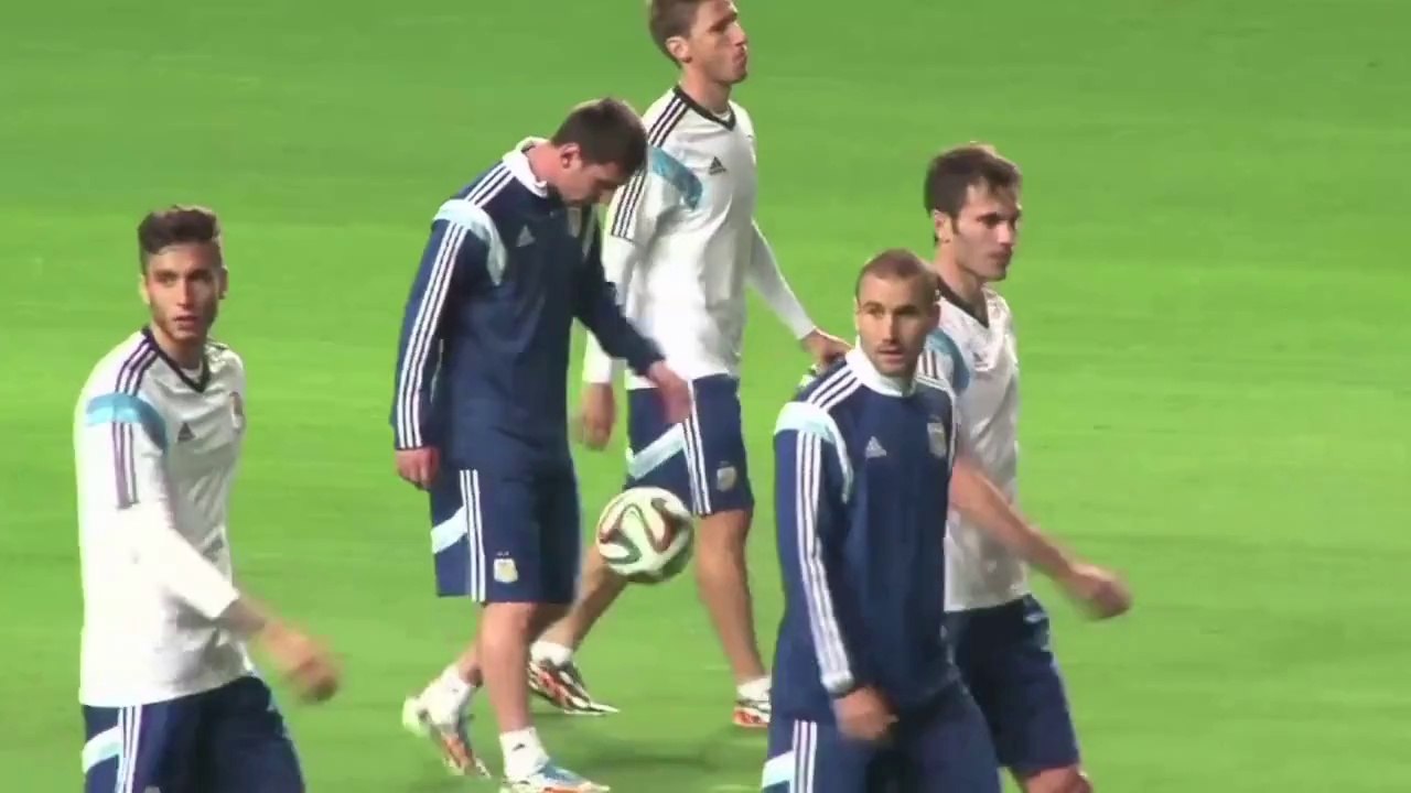 Messi gives pitch invader his jacket