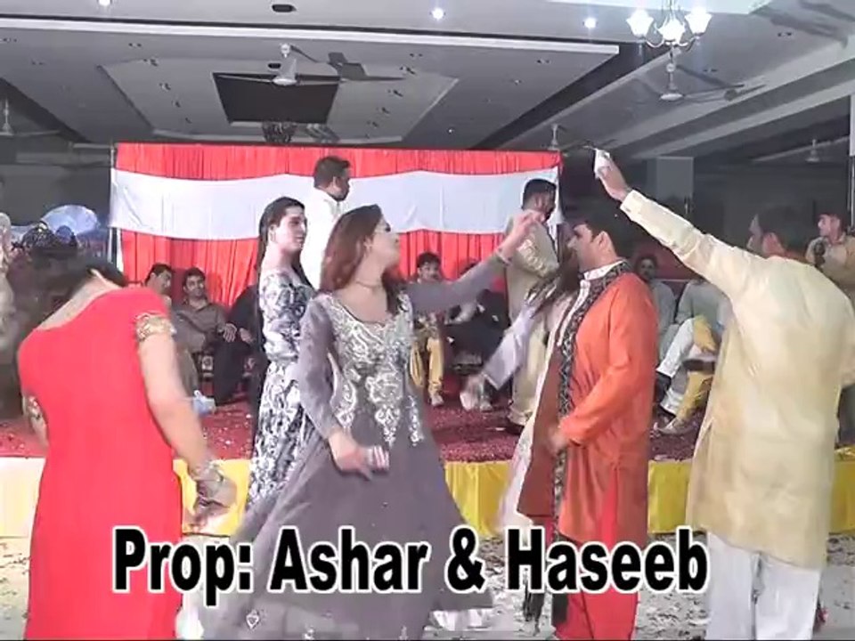 Wedding Ceremony - Malik Zaheer Mehndi Night - 28 - Aa Chan Mahi Dovain Pyar Kariye (Mix Version)
