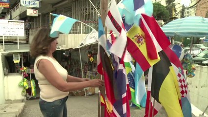 حمّى كأس العالم في كرة القدم تحجب السياسة في لبنان