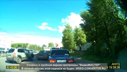 下载视频: Les plus gros crashs de RUSSIE! Compilation d'accidents de voiture