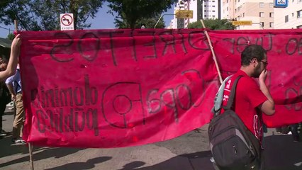 MOND2014: gaz lacrymogènes contre des manifestants