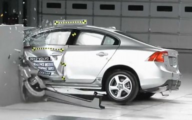 Volvo S60 çarpışma testi
