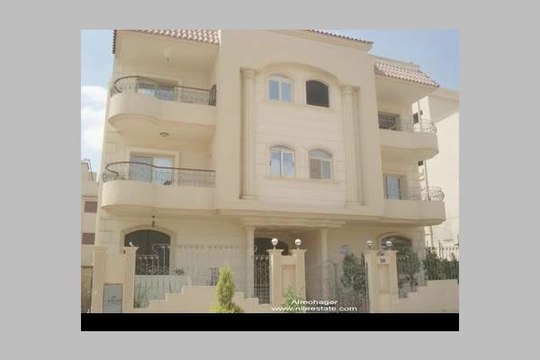 Ground Floor with Garden for Sale in 5th Quarter New Cairo city