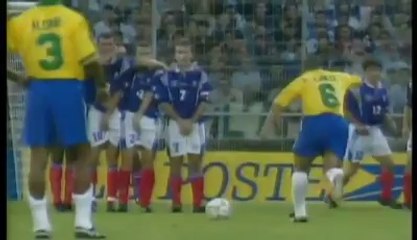 Roberto Carlos vs Physics: The Legendary Free Kick Breaks the Laws of Nature ⚽