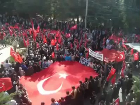 Kürt'lerden, 'Kürtçe' Ölürüm Türkiyem!