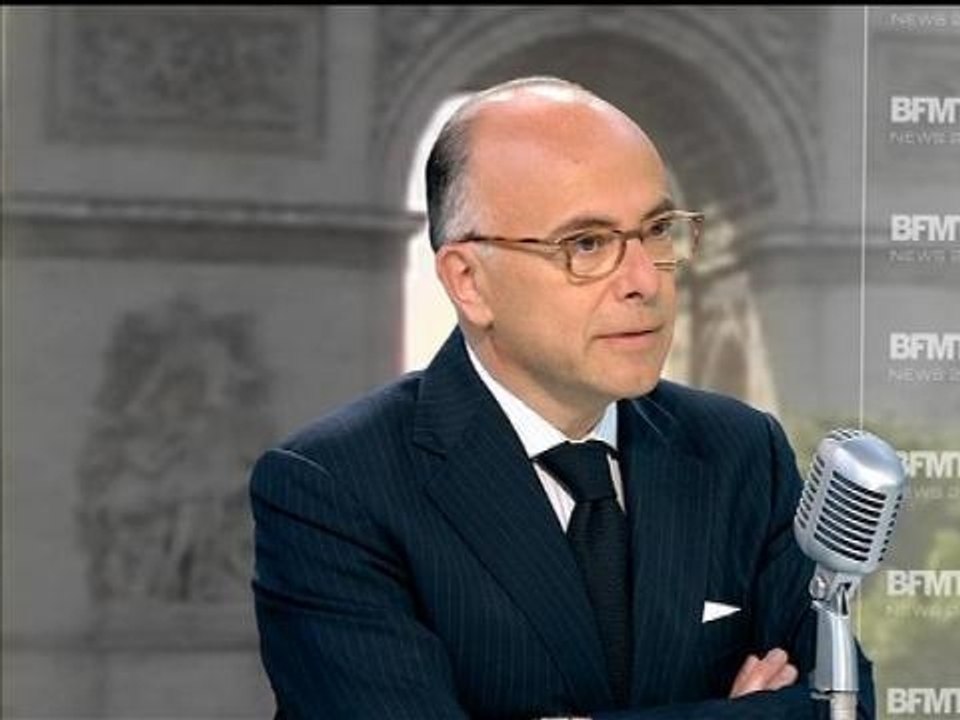 Cazeneuve sur le permis de conduire: "Des délai...