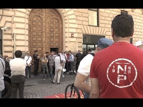 Napoli - Precari Bros, Pangea mette in mora la Regione (12.06.14)