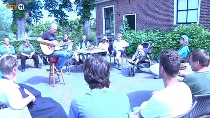 Harry Niehof zingt nieuwe liedjes in 11 verschillende dorpen - RTV Noord