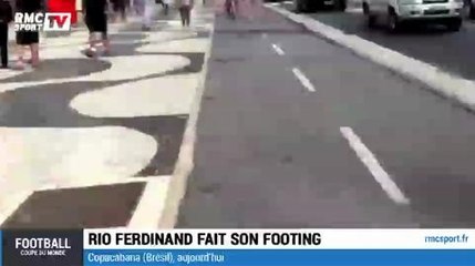 Football / Rio Ferdinand fait son footing à Copacabana - 13/06