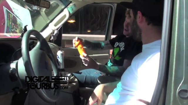 Four Year Strong - BUS INVADERS Ep. 20