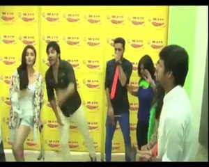 Dance class by Varun Dhawan - IANS India Videos