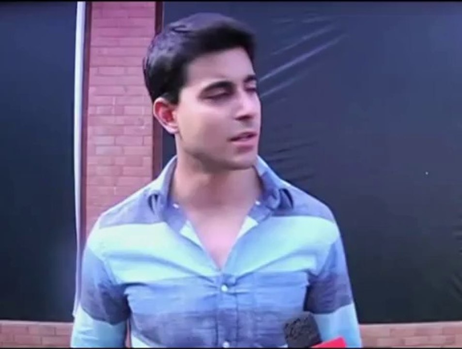 Sarawatichandra : Saras gives tips for happy marriage  - IANS India Videos