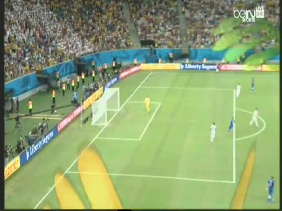 الشوط الأول بين إيطاليا وإنجلترا في كأس العالم كامل
