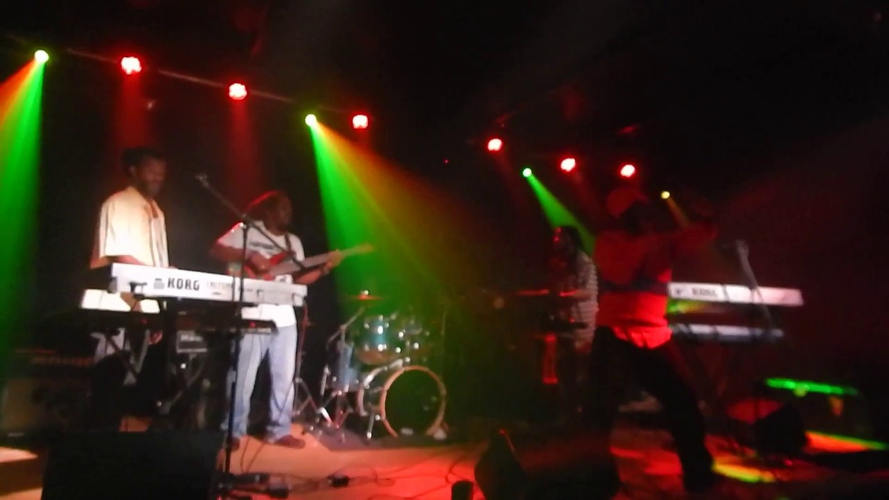 Aima moses live @standard,