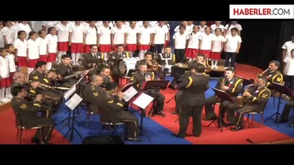 Komutan, Törende Gözyaşlarını Tutamadı