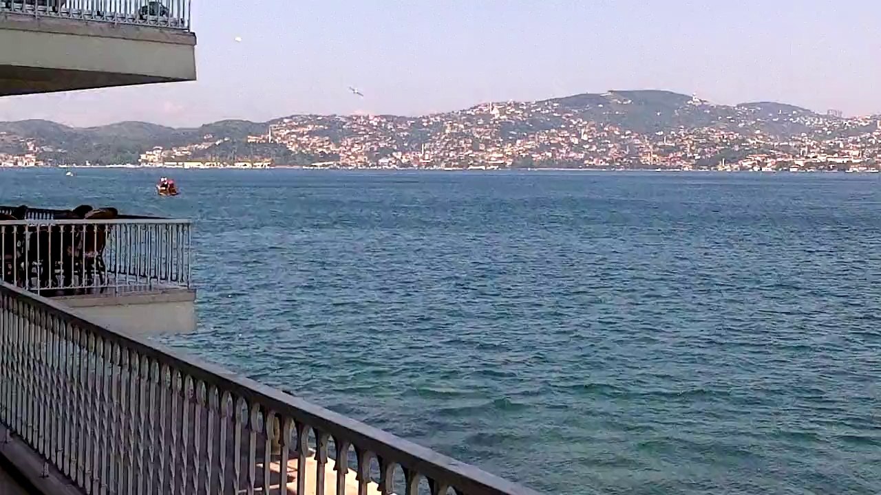 YENİKÖY YALI DAİRESİ TERASINDAN PANORAMİK BOĞAZ MANZARASI