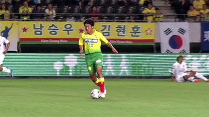 Football - La fantastique lucarne d' Hyodo