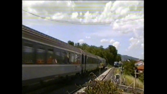 CROISEMENT entre LE VENTADOUR n° 4591, et TER de LIMOGES - (VIDEO ANALOGIQUE numérisée)