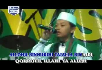 ALLAHU BINUR m erik @ lagu qasidah