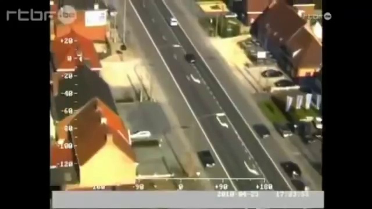 Audi RS4 vs Police (French)
