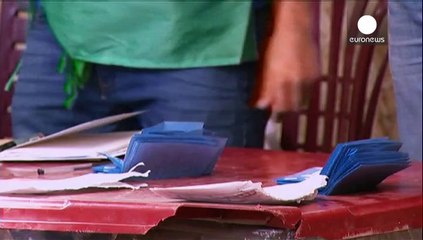 Alta participación en las presidenciales afganas pese a la violencia