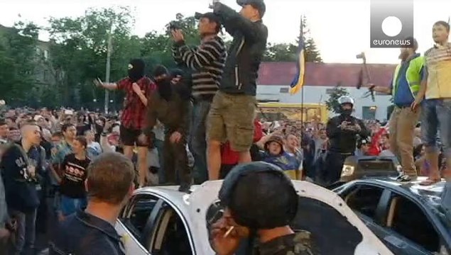 Assaltata l'ambasciata russa a Kiev, Mosca denuncia azioni provocatorie