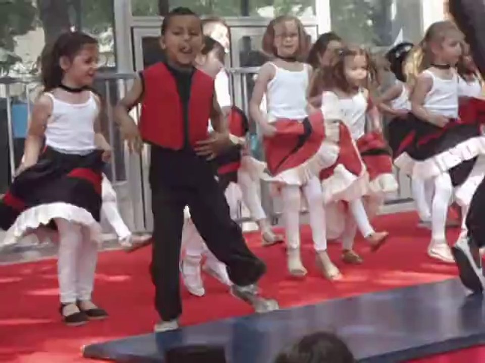 French Cancan à la fête de son école 14/06/2014