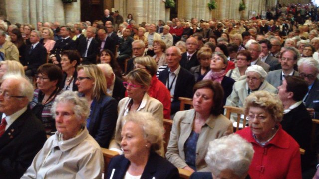 Première volée des cloches de la paix