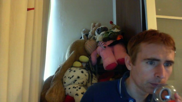 Wiwi égratigne ficelles d'Ingrid St Pierre