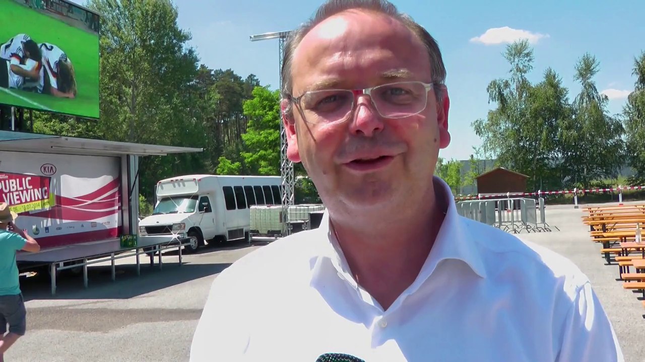 Nur noch wenige Stunden bis zum Kia Public Viewing in Roth 2014