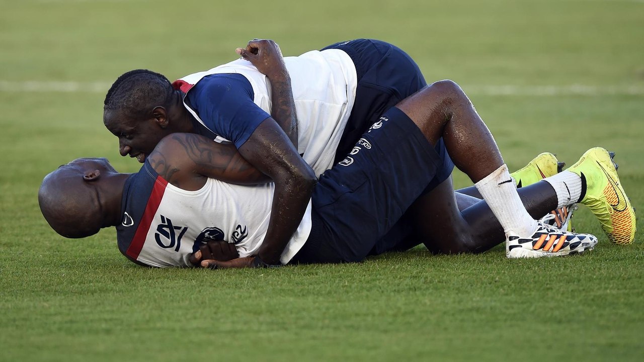 Rothen : « Vous croyez vraiment que les joueurs se forcent à se prendre dans les bras ? »