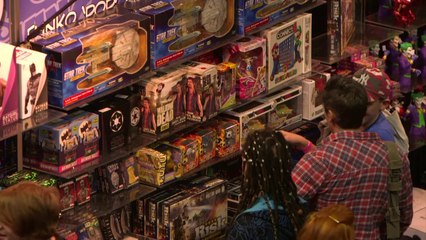 Thousands of cosplay fans dress up in Sydney