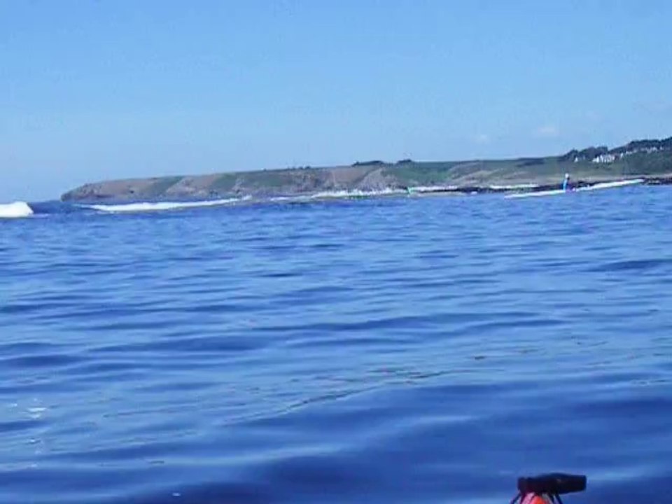 Surfski à la pointe des Chats à Groix
