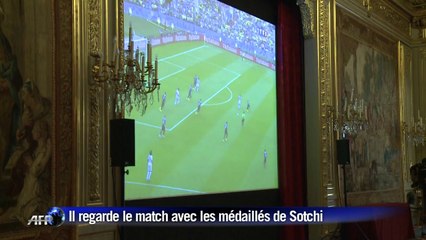 Mondial-2014: Hollande "de tout coeur" avec les Bleus