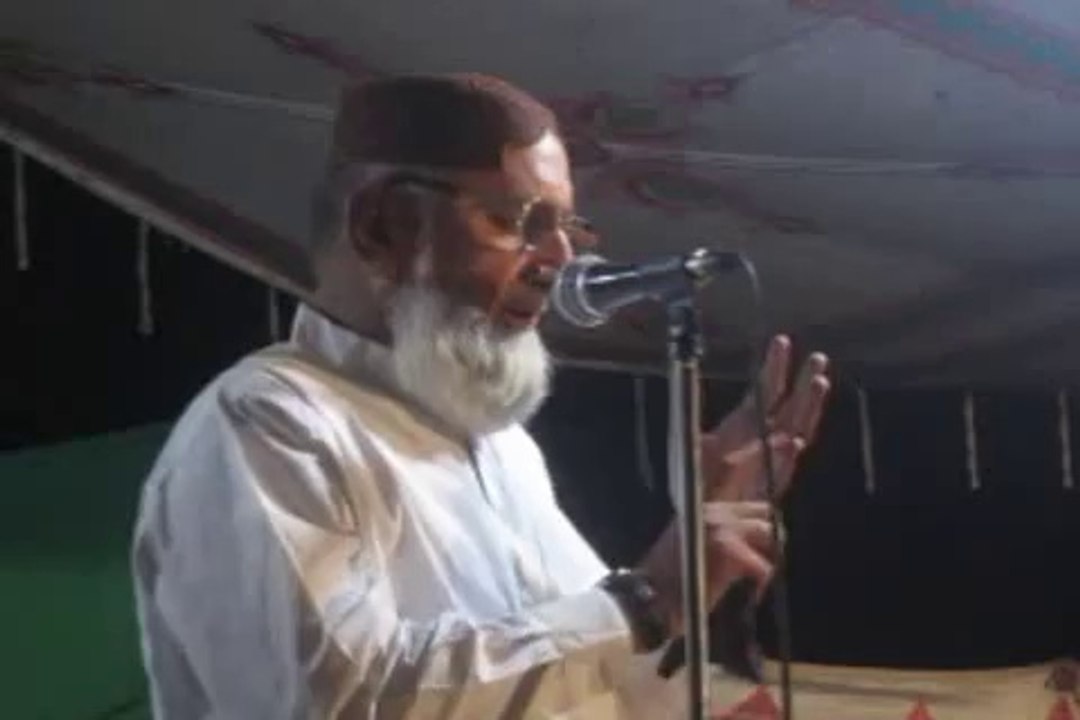مری: حصہ سوم مسیاڑی میں منعقدہ دسویں سالانہ دفاع صحابہ(ر۔ض)کانفرنس  ثانی شورش،فخرسپاہ صحابہ ڈاکٹرخادم حسین ڈھلوں صاحب  حطاپ کررہے ہے