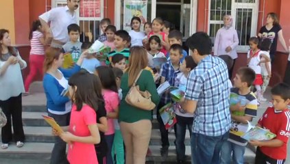 ÇAYCUMA İLÇE TARIM ÖĞRENCİLERE KİTAP DAĞITTI